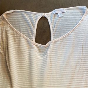 Shirt sleeve maternity shirt